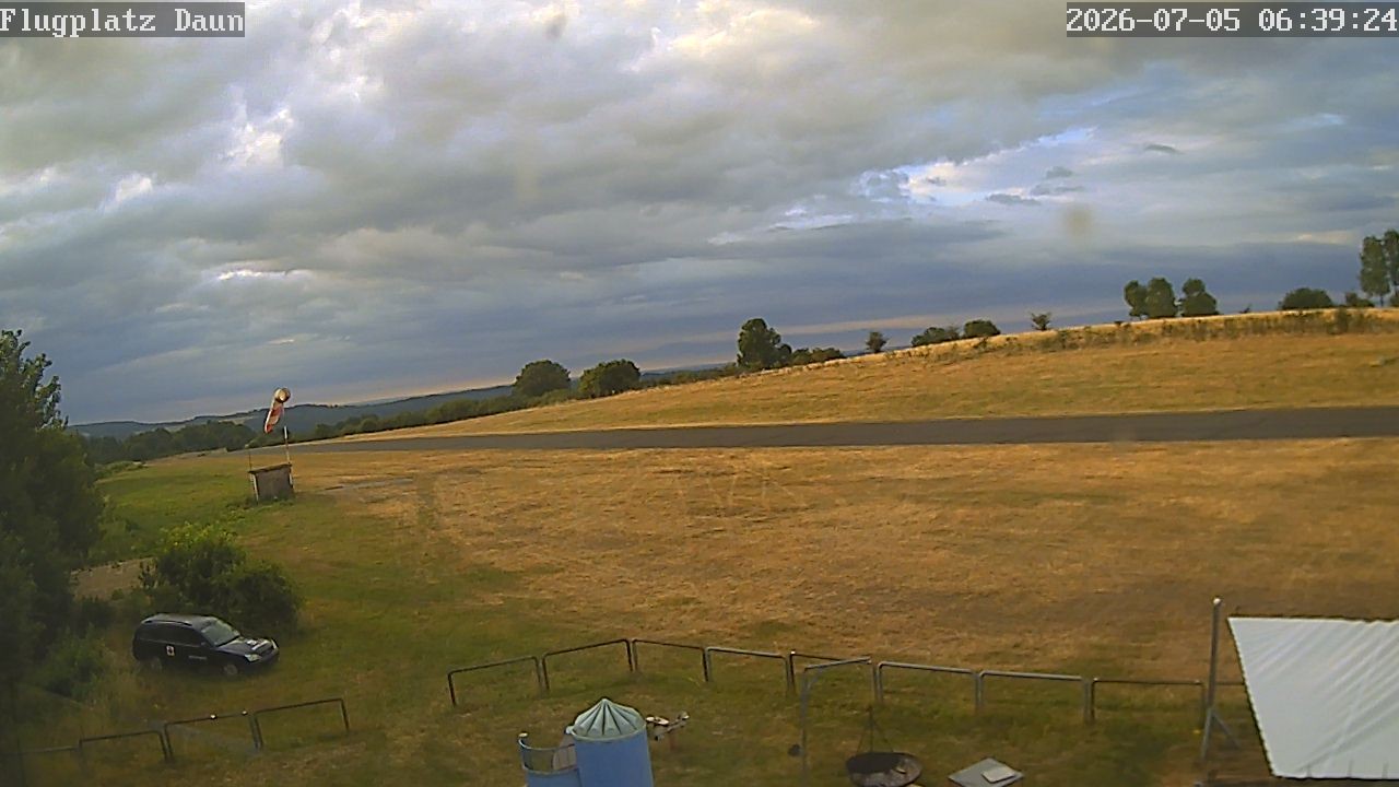 Archived image Webcam Airfield Daun Senheld