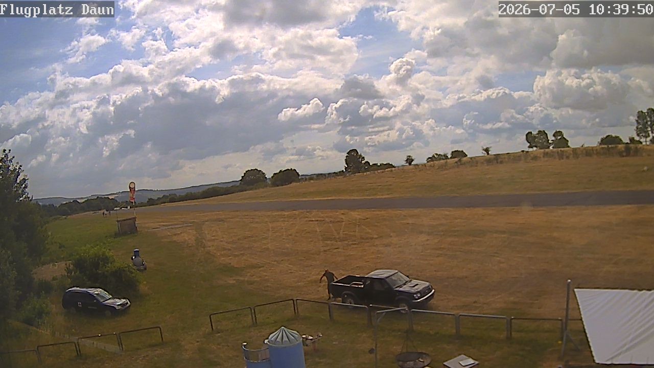 Archived image Webcam Airfield Daun Senheld