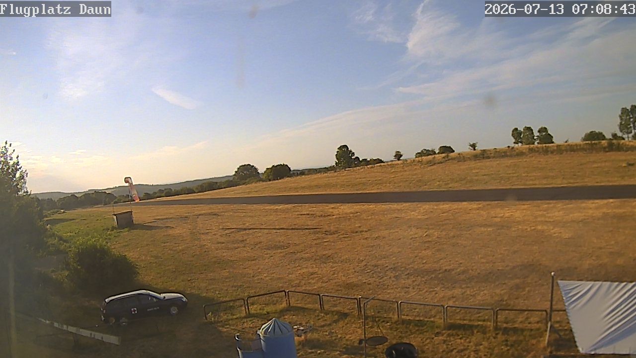 Archived image Webcam Airfield Daun Senheld