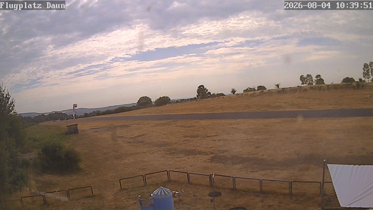 Archived image Webcam Airfield Daun Senheld