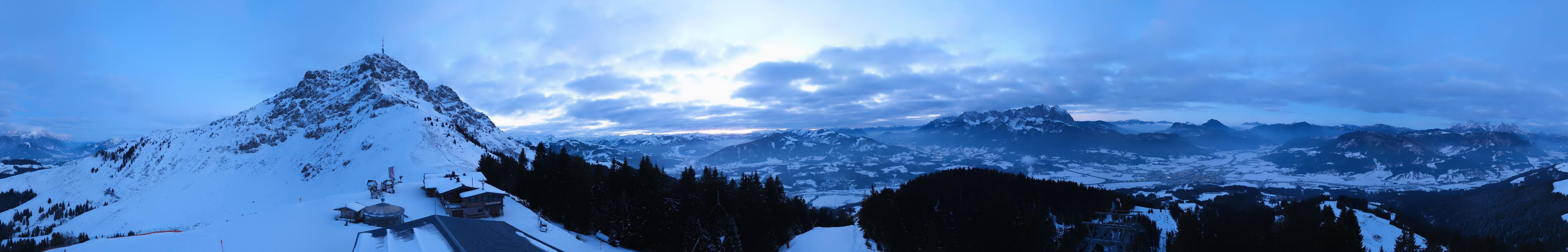 Archiv Foto Webcam St. Johann/Tirol: Blick von der Bergstation Harschbichl