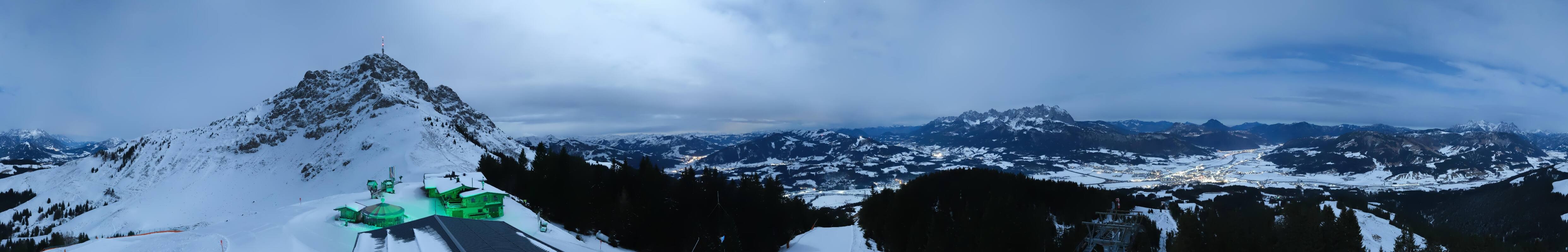 Archiv Foto Webcam St. Johann/Tirol: Blick von der Bergstation Harschbichl