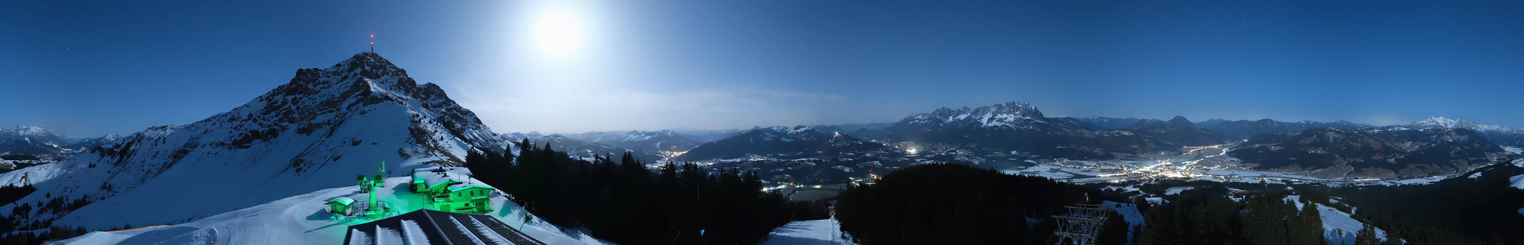 Archived image Webcam St. Johann/Tirol: View from Top Station Harschbichl