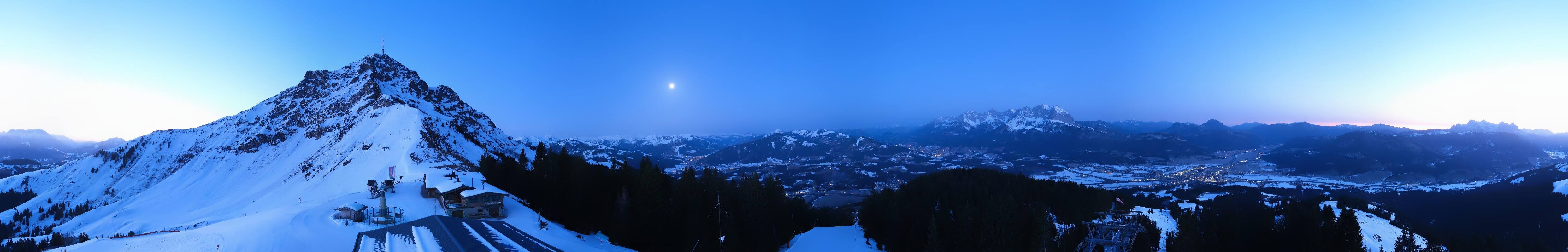 Archived image Webcam St. Johann/Tirol: View from Top Station Harschbichl