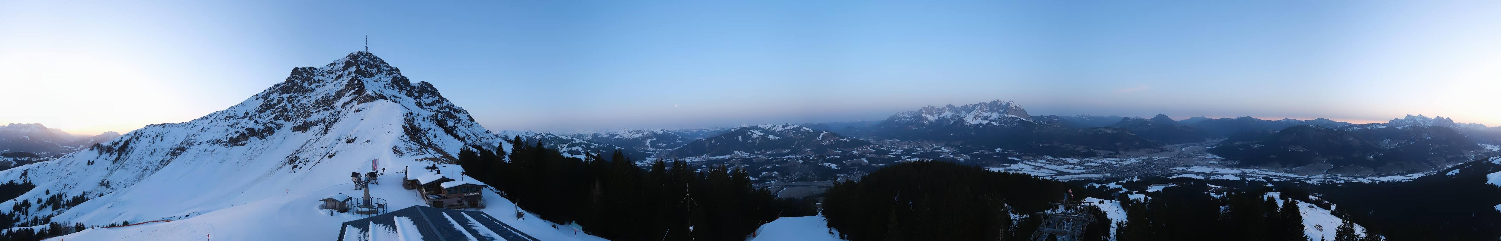 Archived image Webcam St. Johann/Tirol: View from Top Station Harschbichl