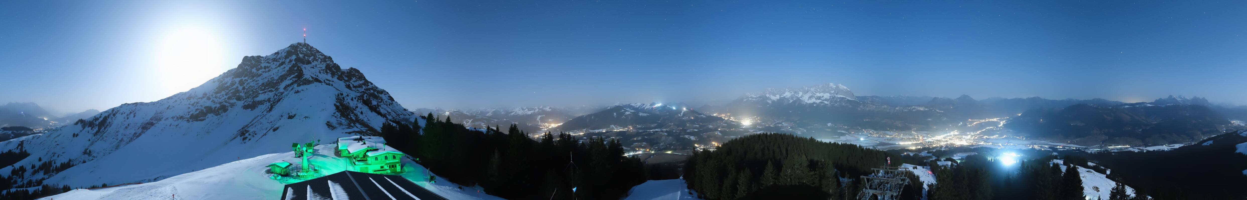 Archived image Webcam St. Johann/Tirol: View from Top Station Harschbichl