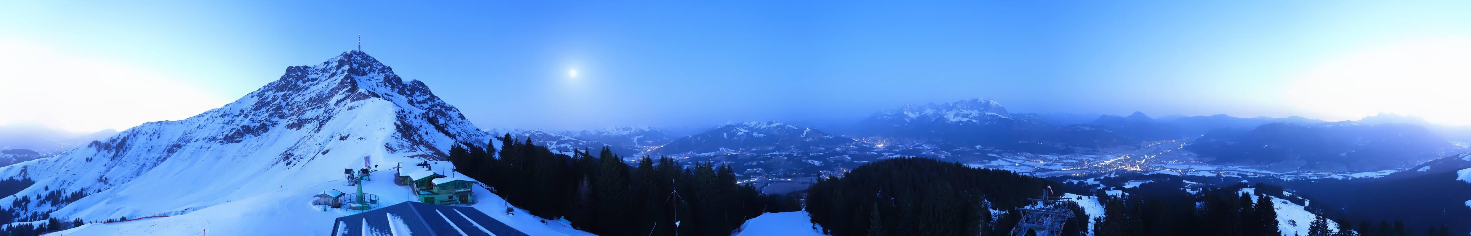 Archived image Webcam St. Johann/Tirol: View from Top Station Harschbichl