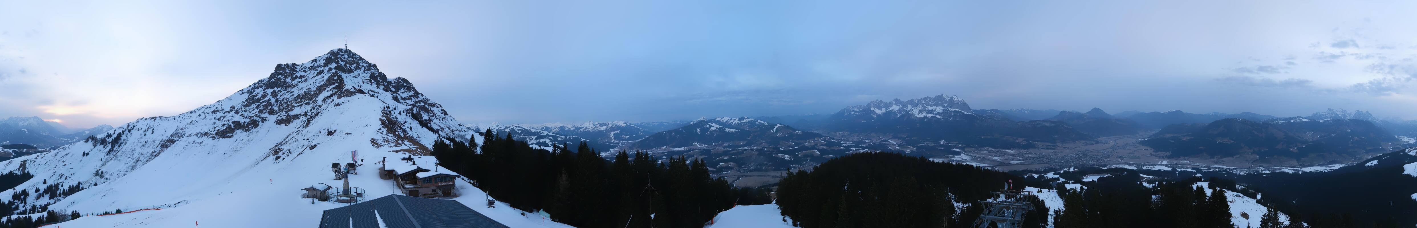 Archiv Foto Webcam St. Johann/Tirol: Blick von der Bergstation Harschbichl