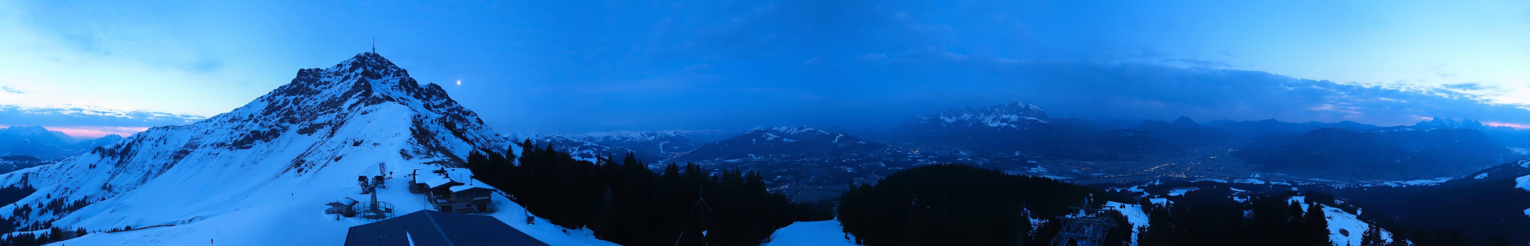 Archived image Webcam St. Johann/Tirol: View from Top Station Harschbichl