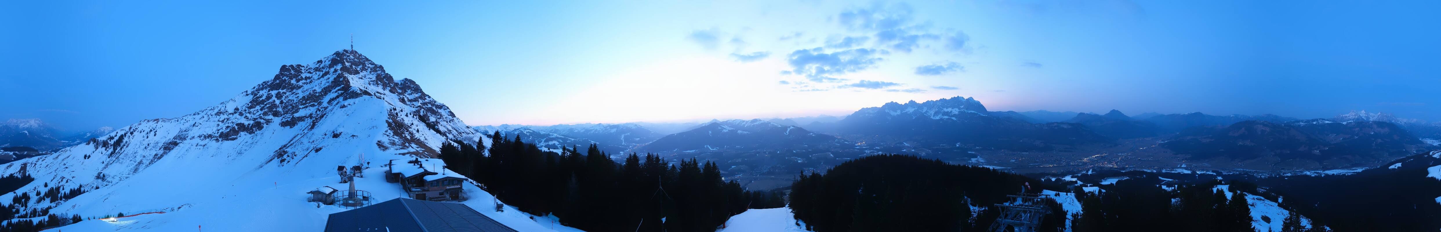 Archived image Webcam St. Johann/Tirol: View from Top Station Harschbichl