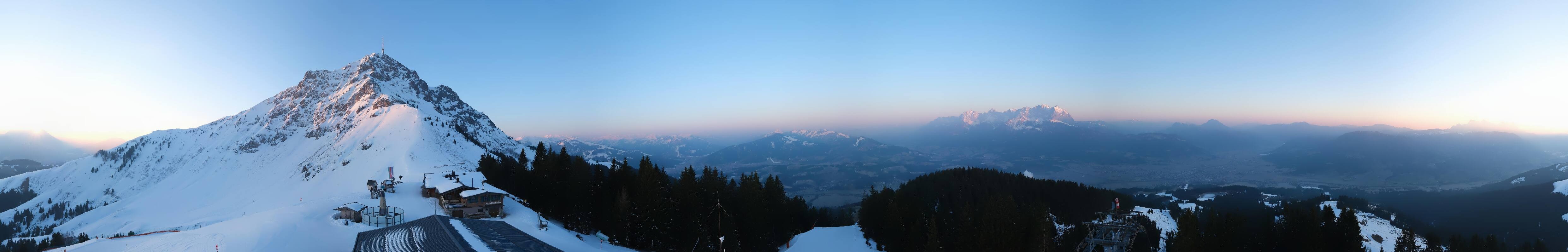 Archiv Foto Webcam St. Johann/Tirol: Blick von der Bergstation Harschbichl
