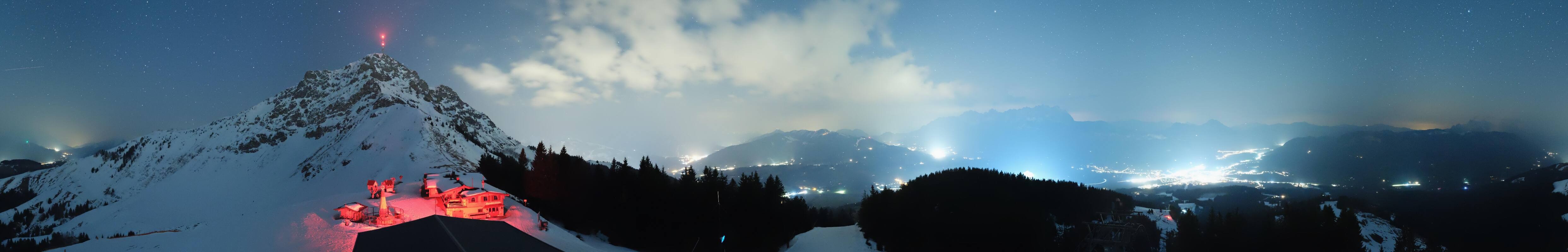 Archived image Webcam St. Johann/Tirol: View from Top Station Harschbichl