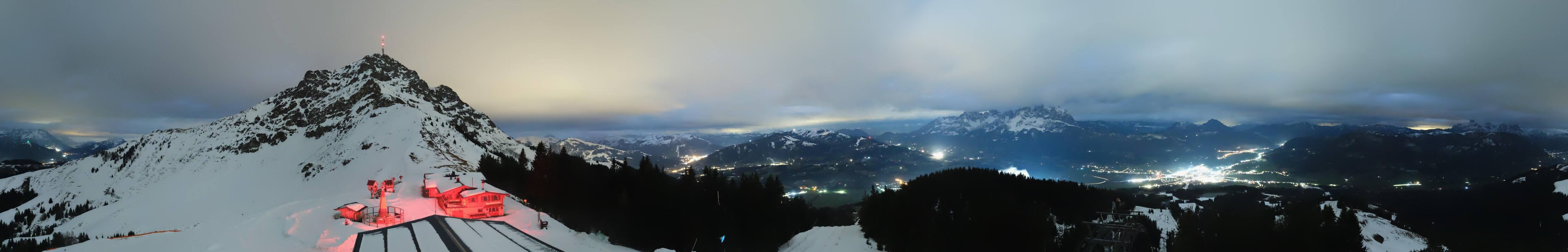 Archived image Webcam St. Johann/Tirol: View from Top Station Harschbichl