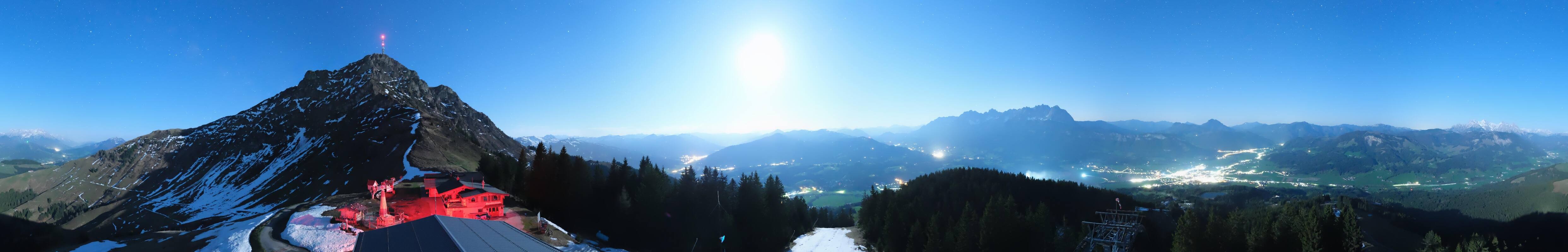 Archived image Webcam St. Johann/Tirol: View from Top Station Harschbichl