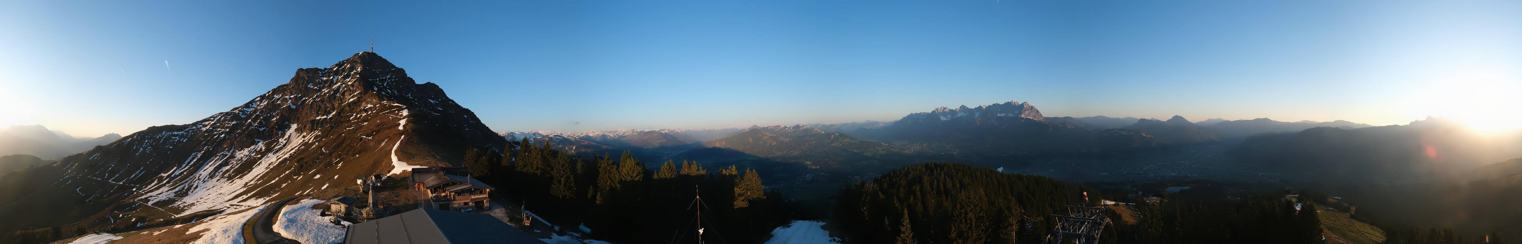 Archived image Webcam St. Johann/Tirol: View from Top Station Harschbichl