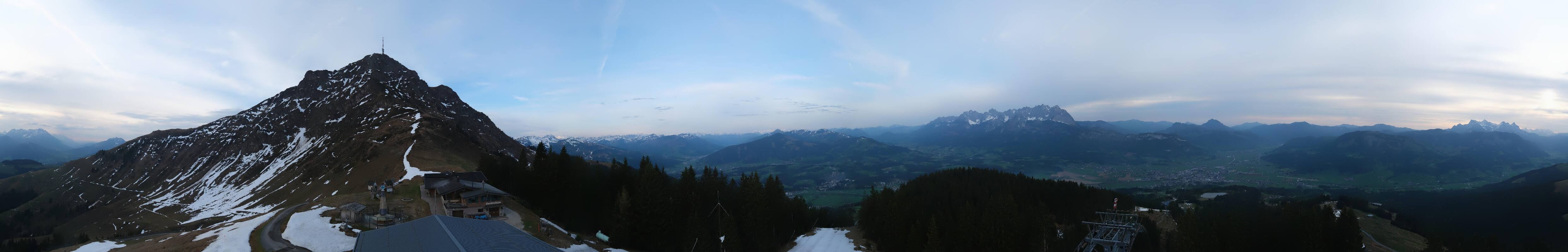 Archiv Foto Webcam St. Johann/Tirol: Blick von der Bergstation Harschbichl