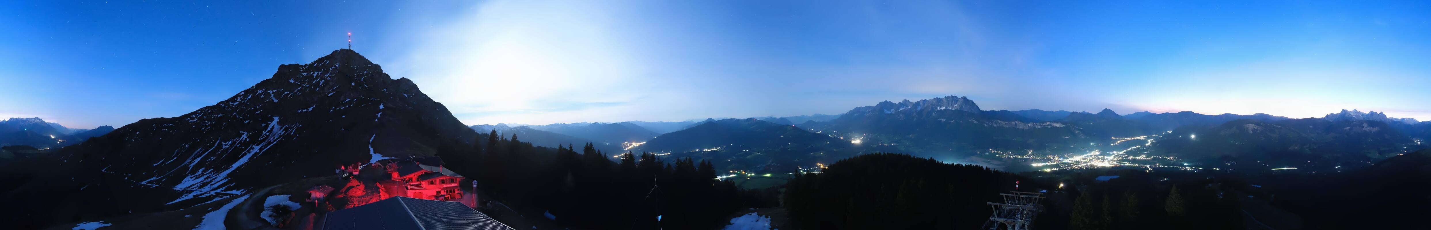 Archived image Webcam St. Johann/Tirol: View from Top Station Harschbichl
