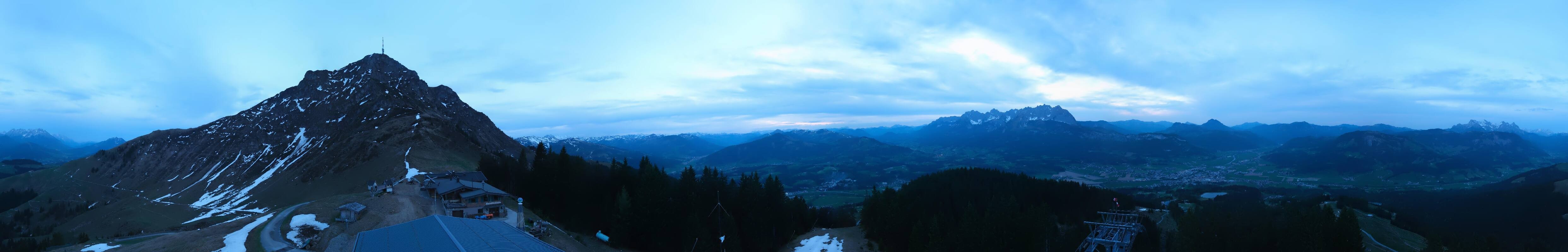 Archiv Foto Webcam St. Johann/Tirol: Blick von der Bergstation Harschbichl