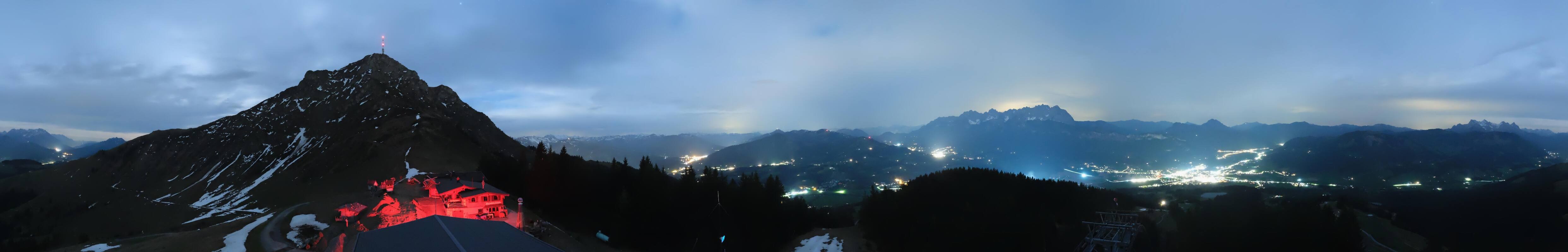 Archived image Webcam St. Johann/Tirol: View from Top Station Harschbichl