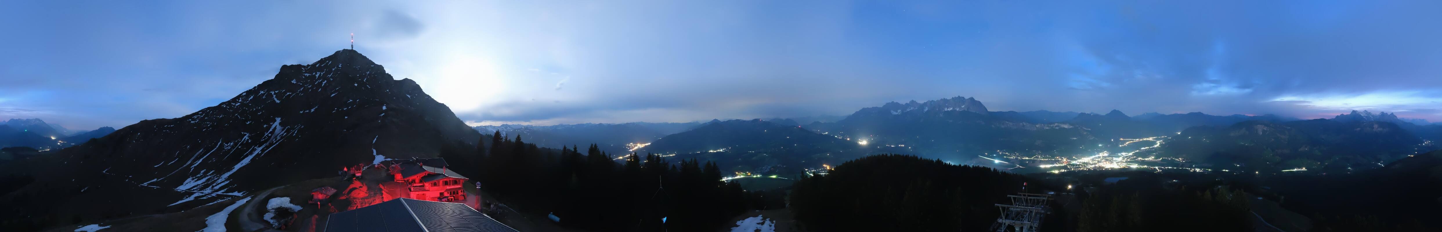 Archived image Webcam St. Johann/Tirol: View from Top Station Harschbichl