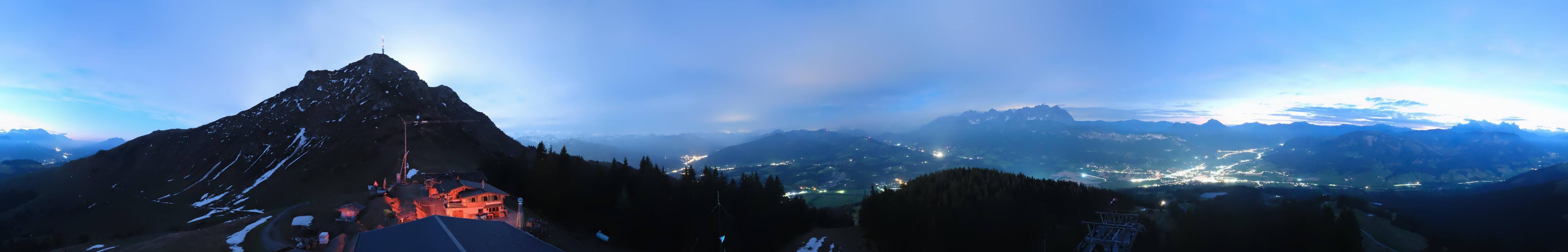 Archived image Webcam St. Johann/Tirol: View from Top Station Harschbichl