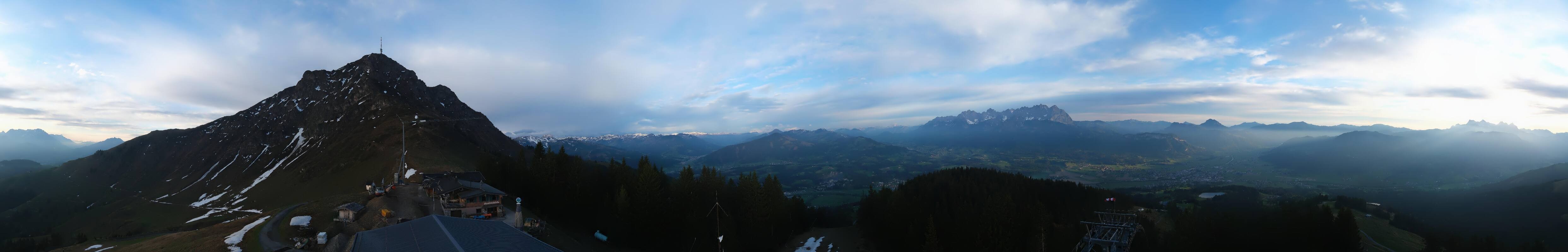 Archiv Foto Webcam St. Johann/Tirol: Blick von der Bergstation Harschbichl
