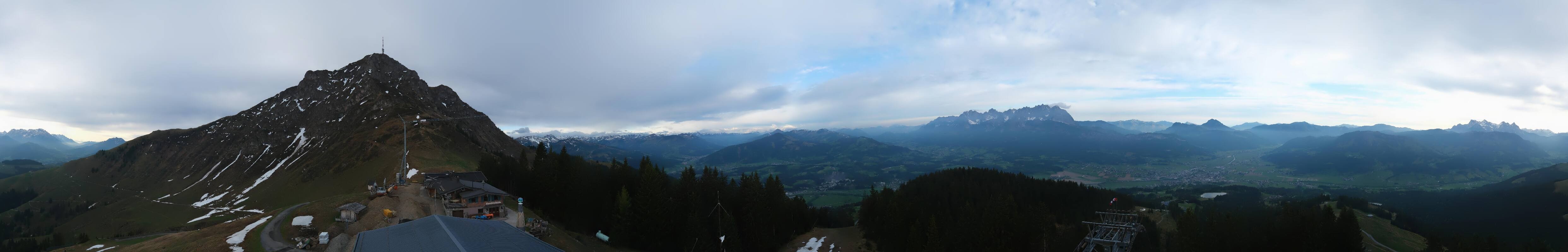 Archiv Foto Webcam St. Johann/Tirol: Blick von der Bergstation Harschbichl