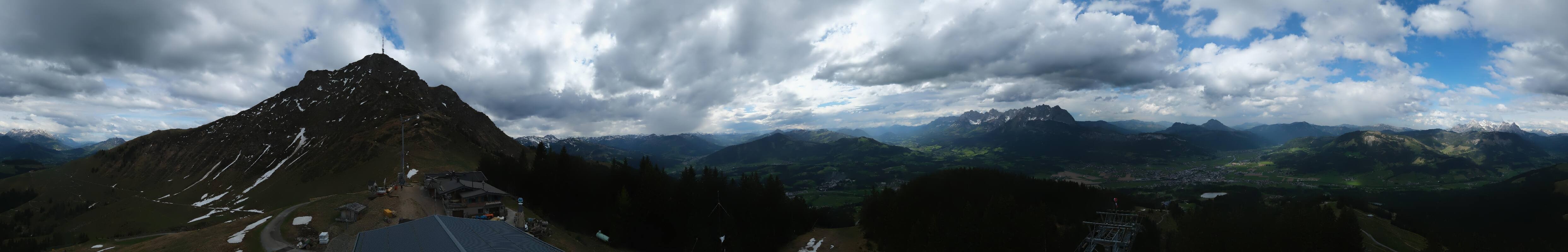 Archived image Webcam St. Johann/Tirol: View from Top Station Harschbichl
