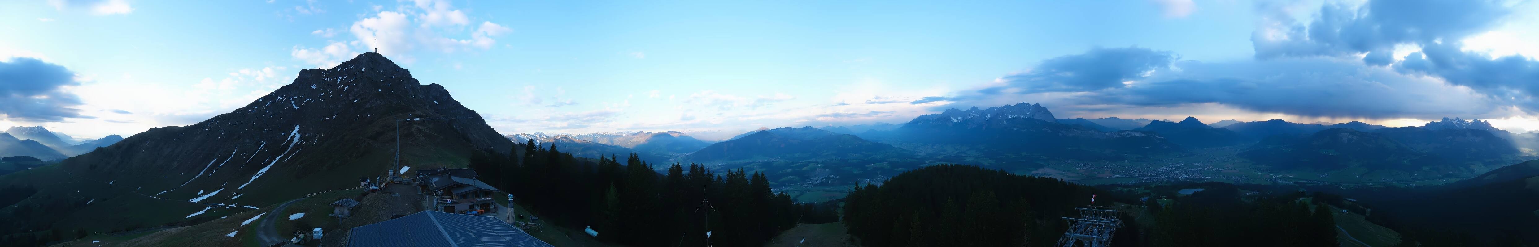 Archived image Webcam St. Johann/Tirol: View from Top Station Harschbichl