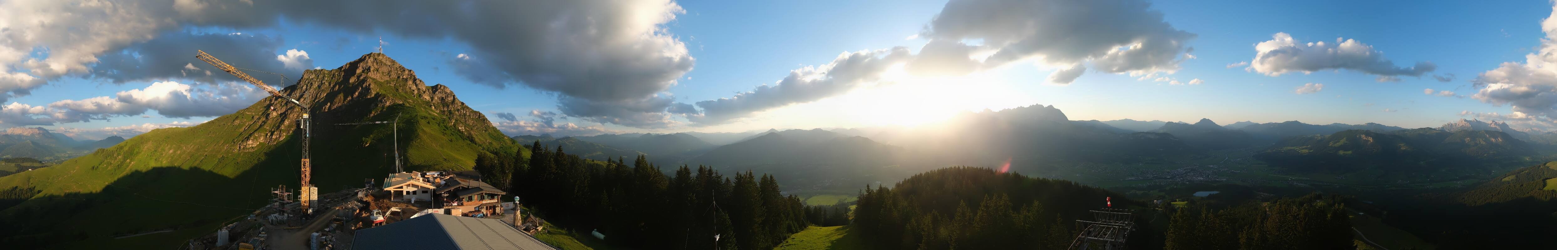 Archiv Foto Webcam St. Johann/Tirol: Blick von der Bergstation Harschbichl