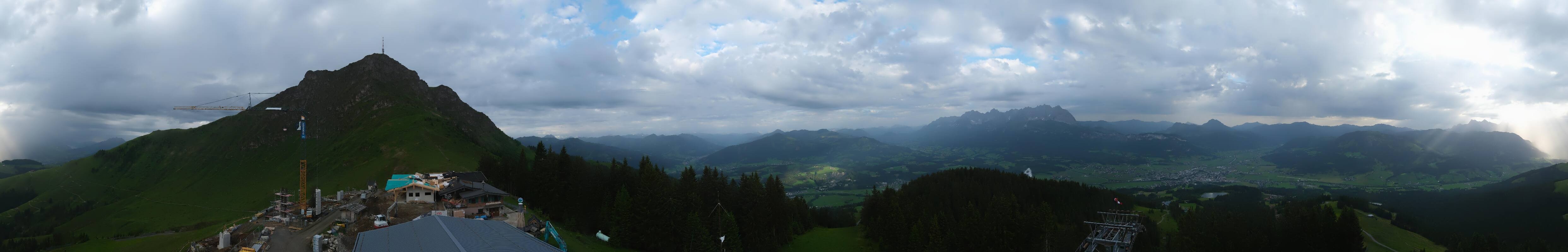 Archiv Foto Webcam St. Johann/Tirol: Blick von der Bergstation Harschbichl