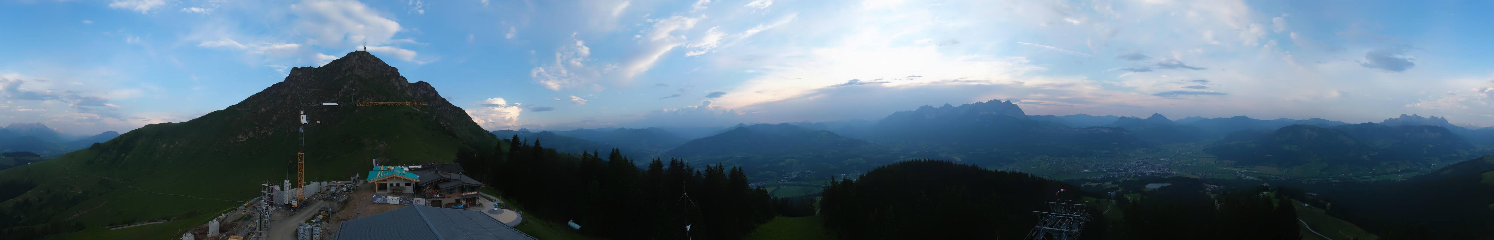 Archiv Foto Webcam St. Johann/Tirol: Blick von der Bergstation Harschbichl