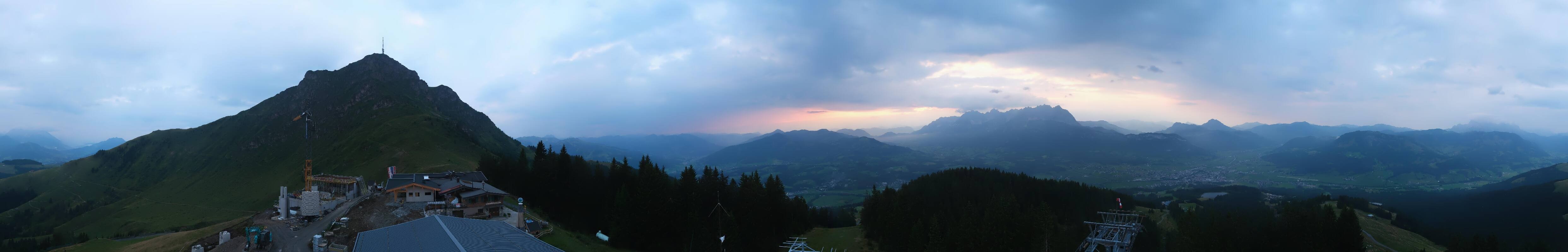 Archiv Foto Webcam St. Johann/Tirol: Blick von der Bergstation Harschbichl
