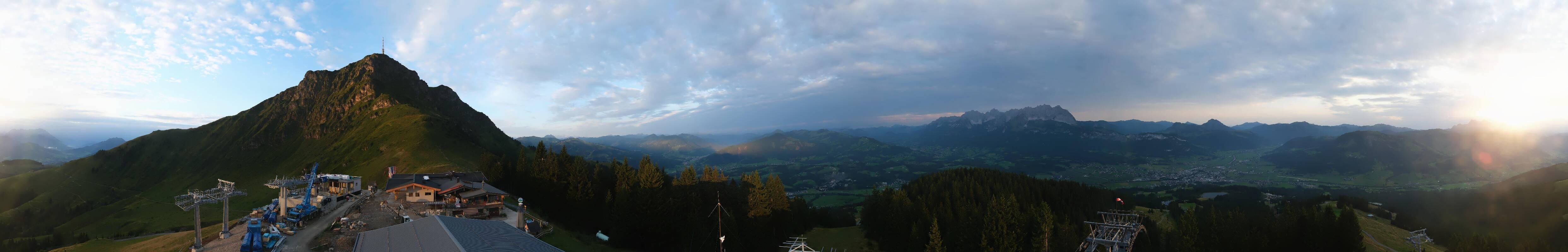 Archived image Webcam St. Johann/Tirol: View from Top Station Harschbichl
