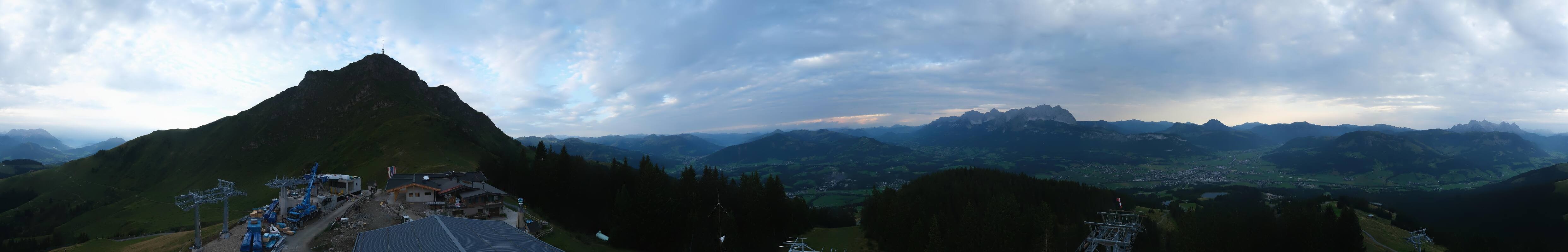 Archived image Webcam St. Johann/Tirol: View from Top Station Harschbichl