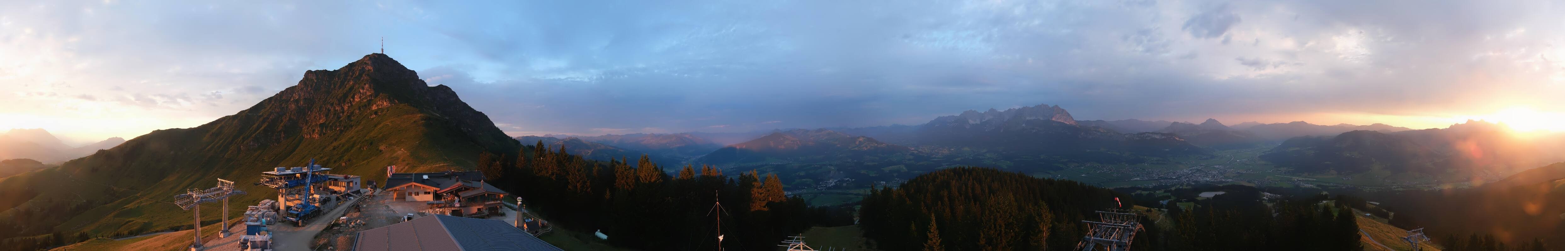 Archiv Foto Webcam St. Johann/Tirol: Blick von der Bergstation Harschbichl
