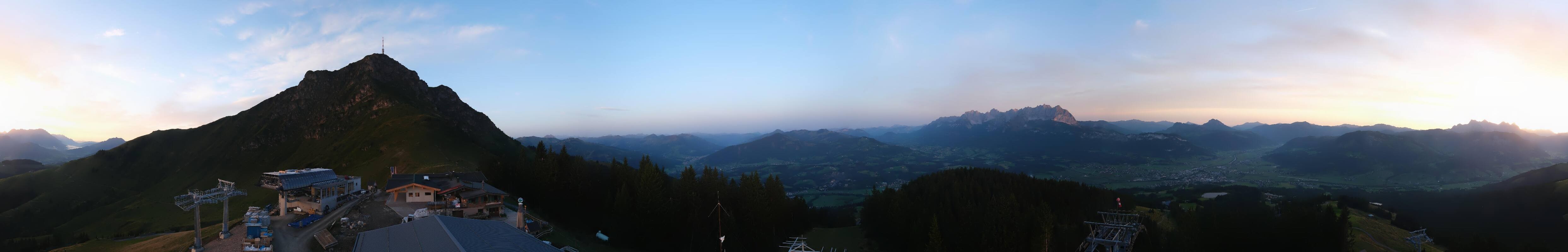 Archiv Foto Webcam St. Johann/Tirol: Blick von der Bergstation Harschbichl