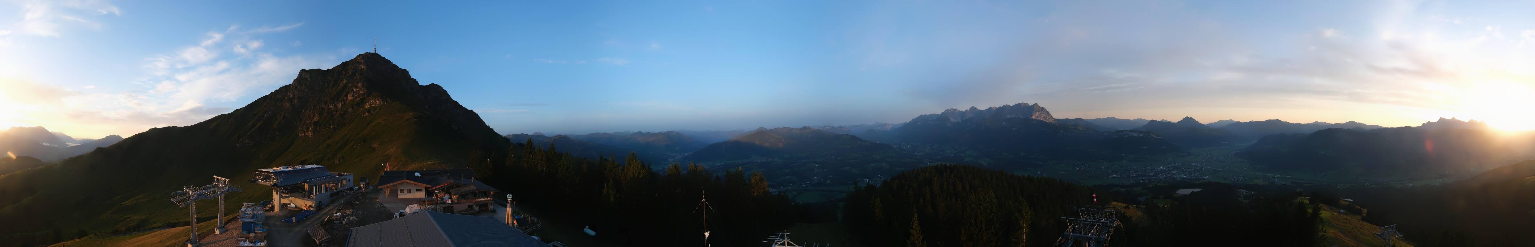 Archived image Webcam St. Johann/Tirol: View from Top Station Harschbichl