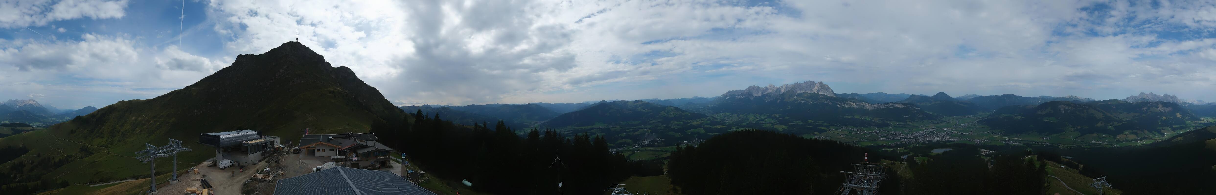 Archived image Webcam St. Johann/Tirol: View from Top Station Harschbichl