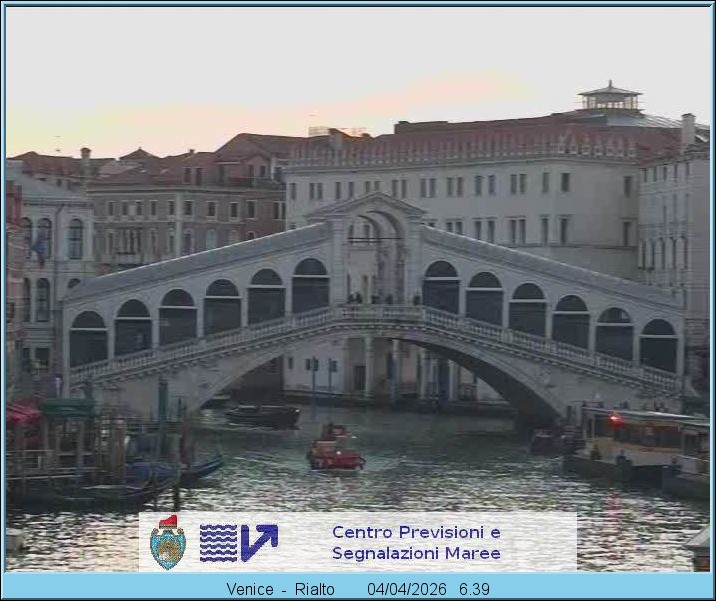 Archived image Webcam Rialto Bridge in Venice