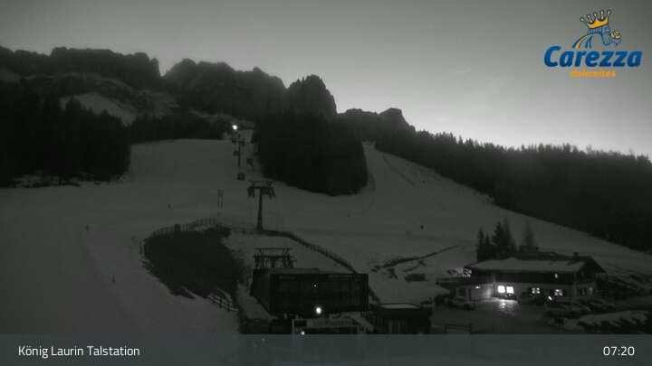 Archived image Webcam Welschnofen: View chair Lift King Laurin