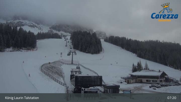 Archived image Webcam Welschnofen: View chair Lift King Laurin
