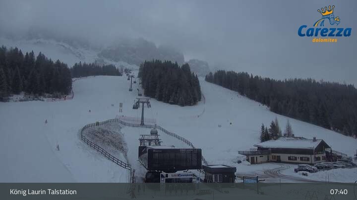 Archived image Webcam Welschnofen: View chair Lift King Laurin