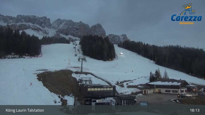 Archived image Webcam Welschnofen: View chair Lift King Laurin