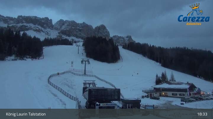 Archived image Webcam Welschnofen: View chair Lift King Laurin