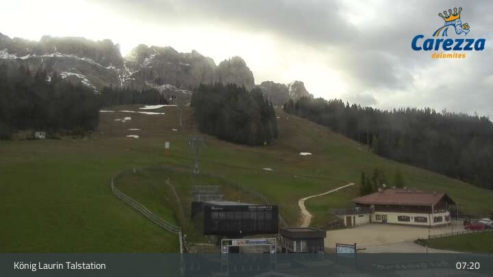 Archived image Webcam Welschnofen: View chair Lift King Laurin