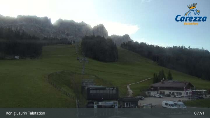 Archived image Webcam Welschnofen: View chair Lift King Laurin