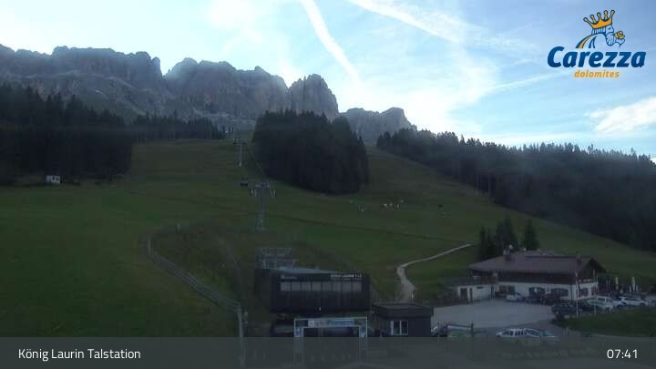 Archived image Webcam Welschnofen: View chair Lift King Laurin