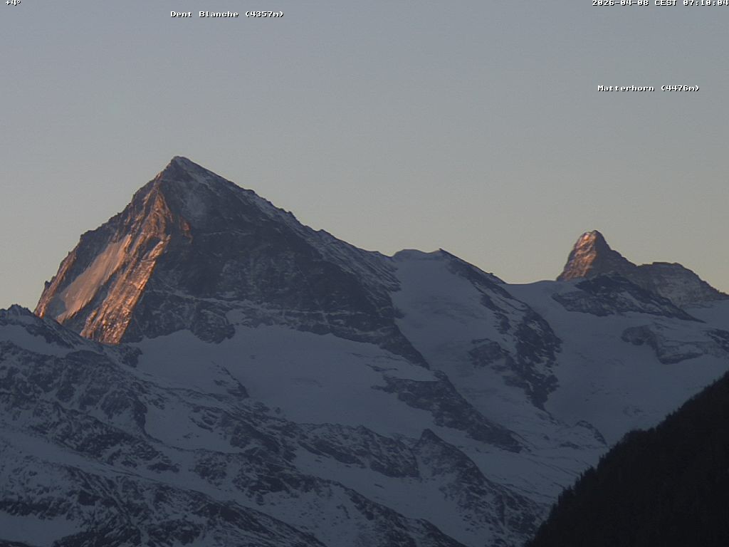 Archived image Webcam Thyon: Les Masses - View of Dent Blanche and Matterhorn