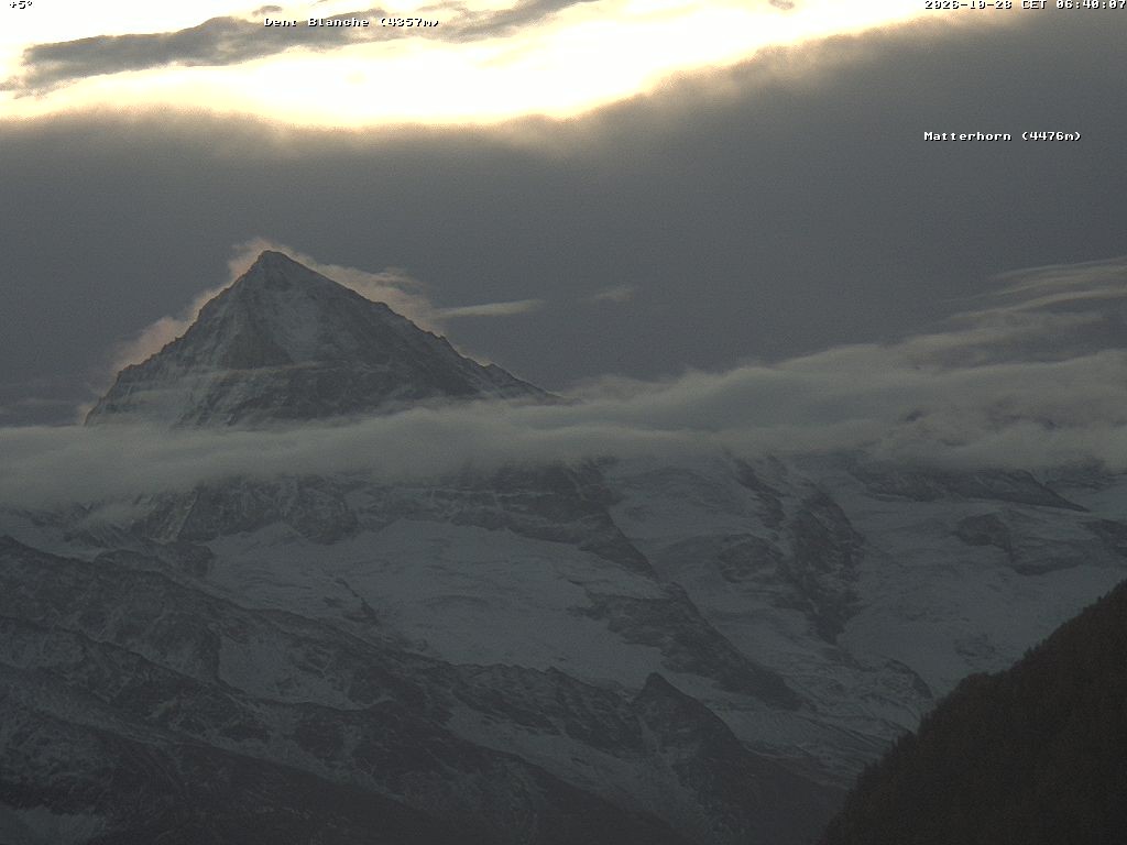 Archived image Webcam Thyon: Les Masses - View of Dent Blanche and Matterhorn